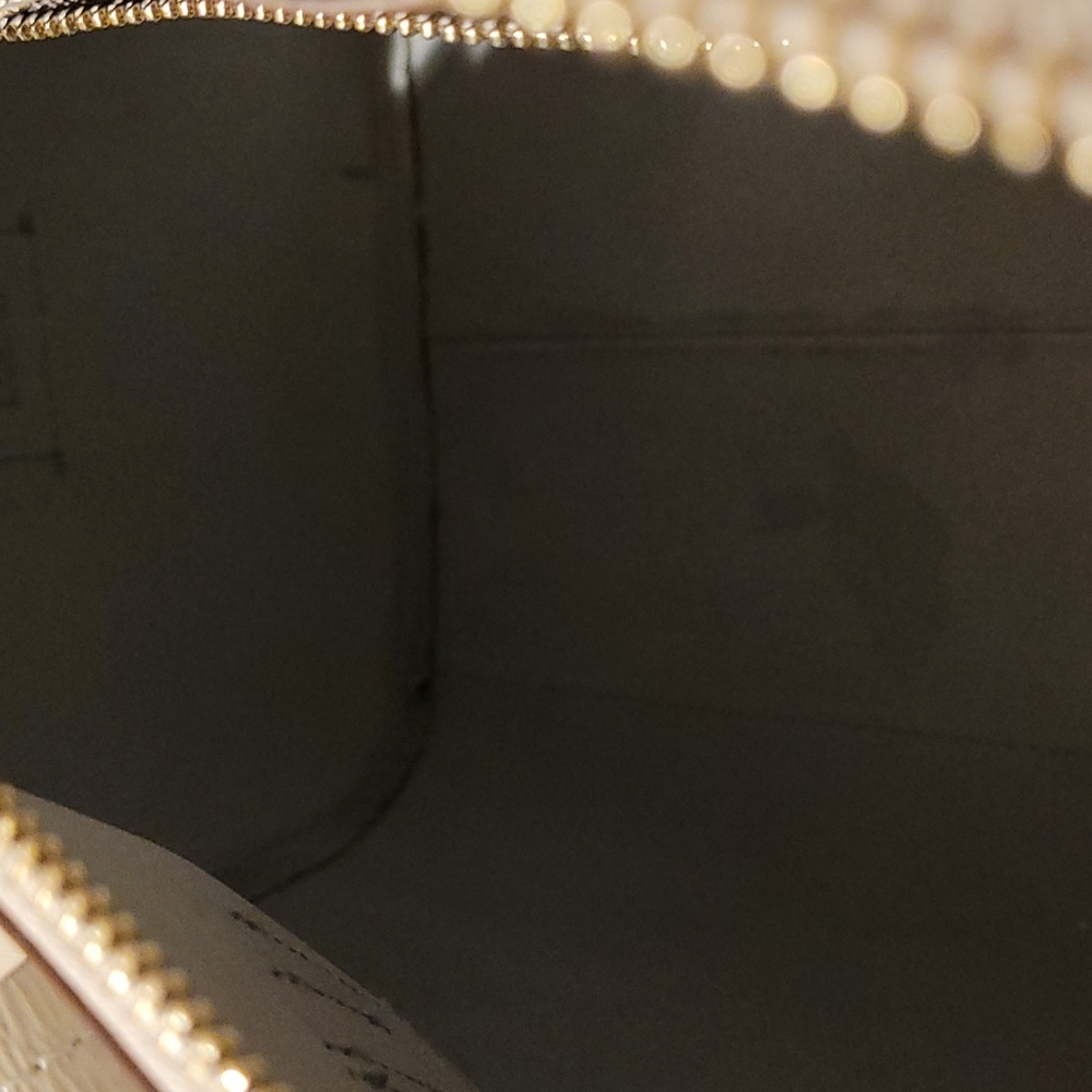 Handbag - Picture 6 of 10